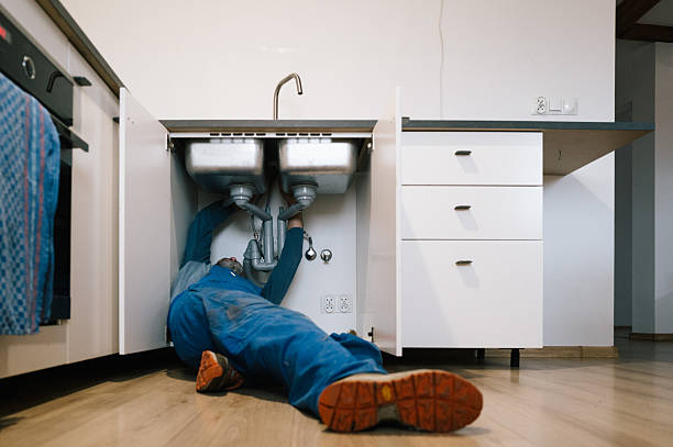 Professional Emergency Plumber technician working in Silver Spring, PA